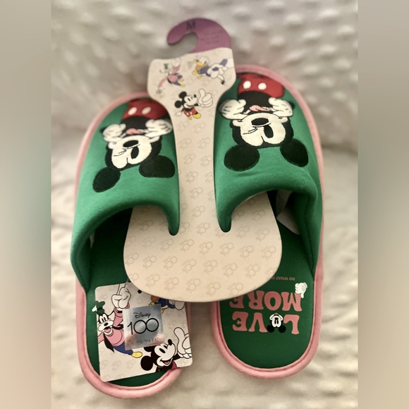 NWT- Mickey Mouse Women’s Slippers. Pink & Green Size 7/8 - Picture 1 of 7